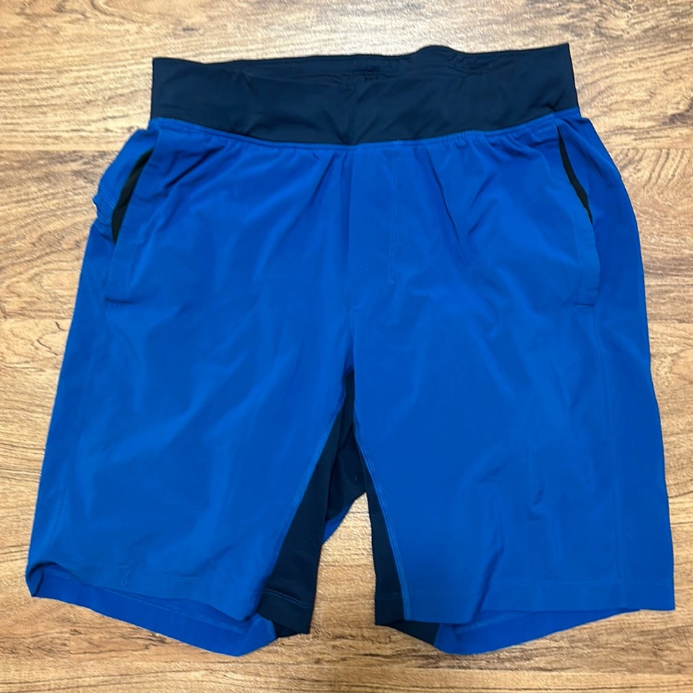 Lululemon Men’s Blue Medium Shorts